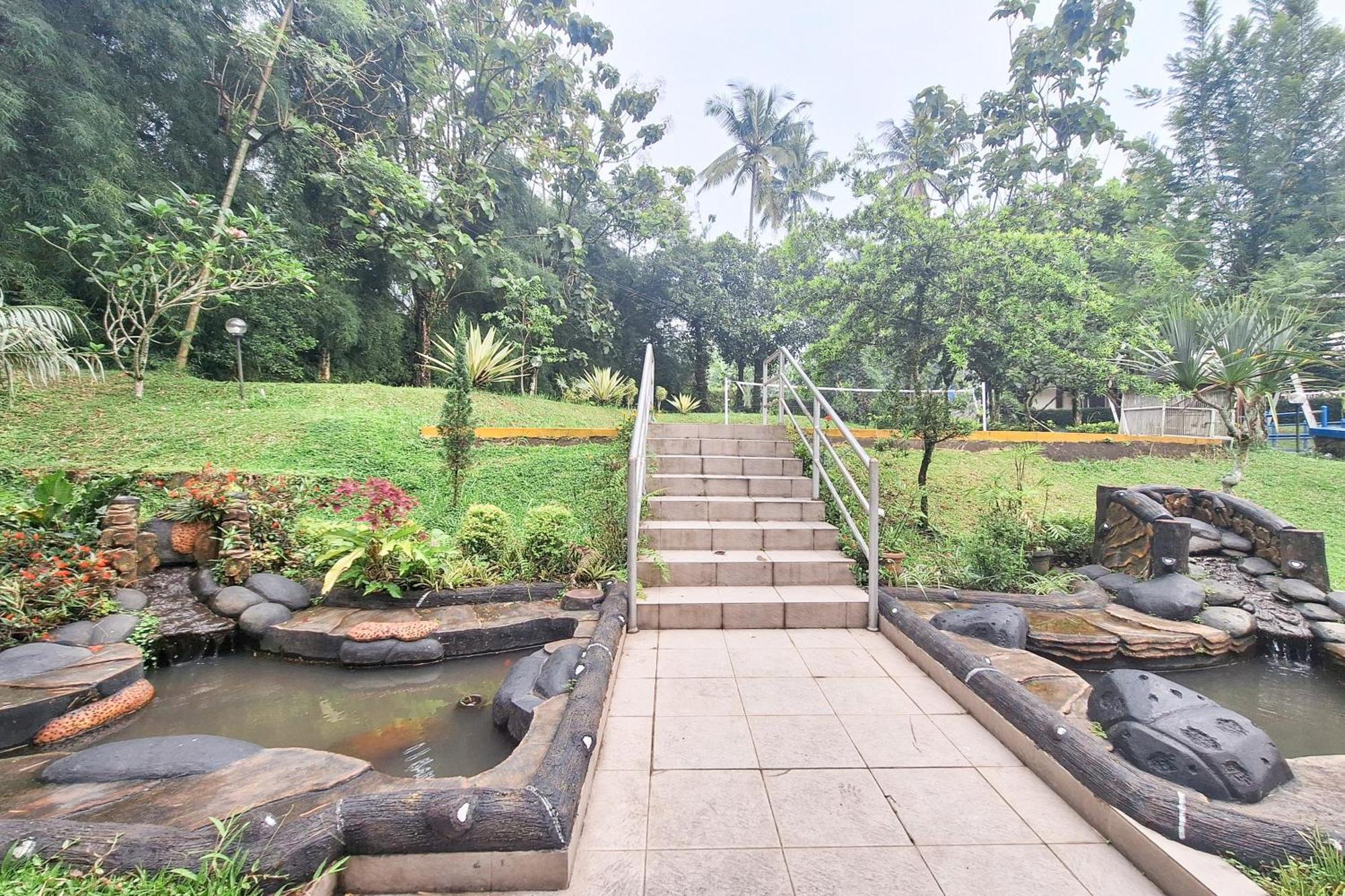 Reddoorz Resort At Tridaya Cisarua Puncak Exterior foto